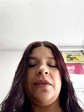 Snapshot of Layla-daring chatting on July 21, 7:04 pm Layla-daring online show from July 21, 7:04 pm