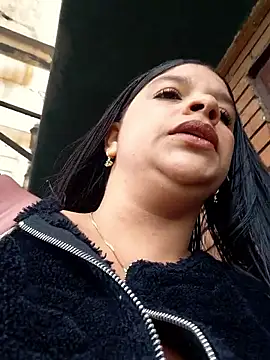 Layla-daring online show from April 17, 6:33 pm