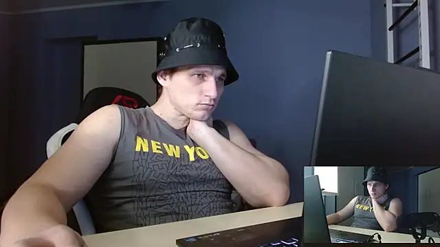 Snapshot of Poliglotjoe1 chatting on February 17, 9:12 pm Poliglotjoe1 online show from February 17, 9:12 pm