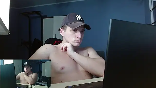 Snapshot of Poliglotjoe1 chatting on January 18, 8:56 pm Poliglotjoe1 online show from January 18, 8:56 pm