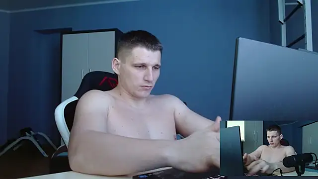 Snapshot of Poliglotjoe1 chatting on February 21, 7:54 am Poliglotjoe1 online show from February 21, 7:54 am