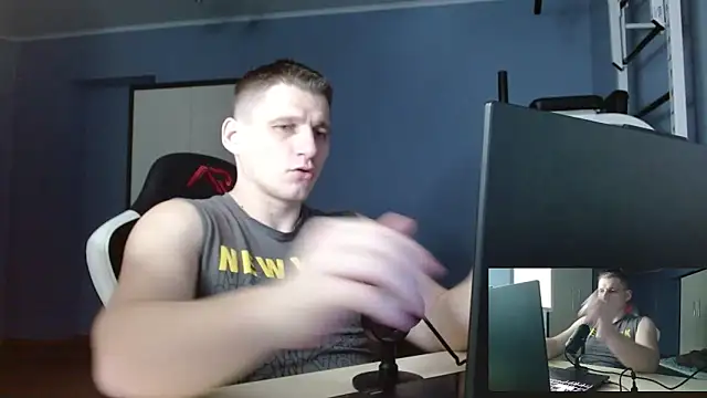 Snapshot of Poliglotjoe1 chatting on February 23, 2:35 am Poliglotjoe1 online show from February 23, 2:35 am