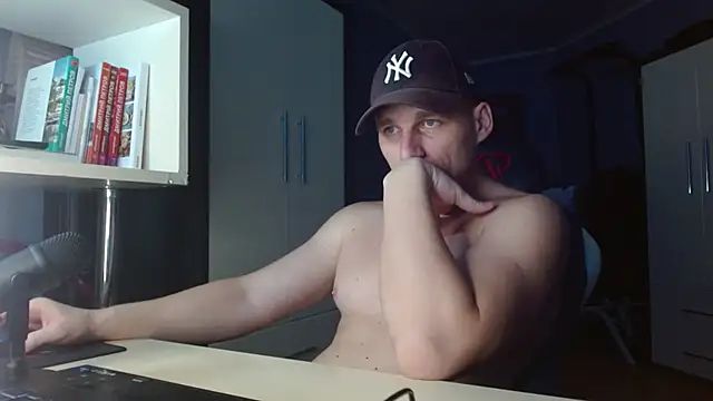 Poliglotjoe1 online show from December 1, 8:48 am