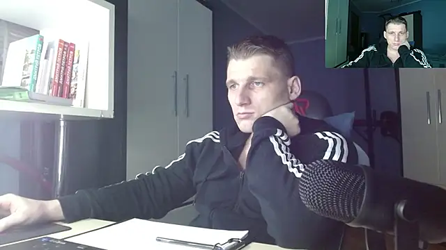 Poliglotjoe1 online show from November 30, 8:04 am