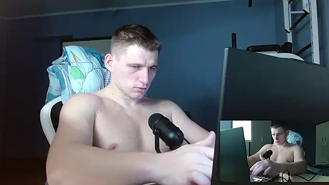 Snapshot of Poliglotjoe1 chatting on February 24, 2:12 am Poliglotjoe1 online show from February 24, 2:12 am