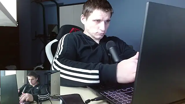 Snapshot of Poliglotjoe1 chatting on February 1, 2:54 am Poliglotjoe1 online show from February 1, 2:54 am