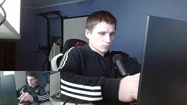 Snapshot of Poliglotjoe1 chatting on February 1, 2:59 pm Poliglotjoe1 online show from February 1, 2:59 pm