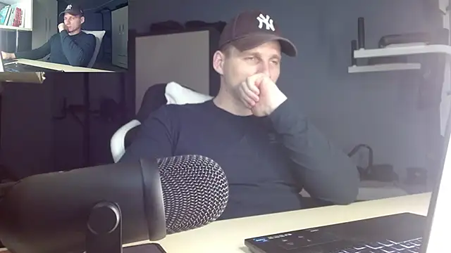 Poliglotjoe1 online show from December 17, 9:31 pm