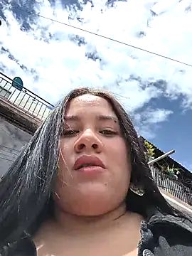 Kendra-daring online show from April 8, 6:20 pm