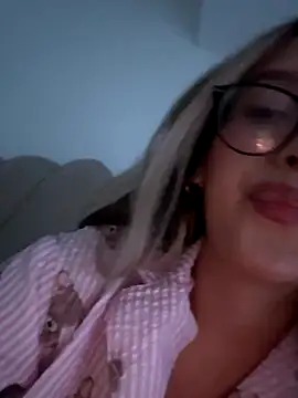 saliha pinky  online show from December 17, 2:27 am