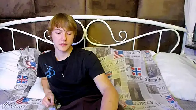 Snapshot of DonaldWoon chatting on November 21, 4:17 pm DonaldWoon online show from November 21, 4:17 pm