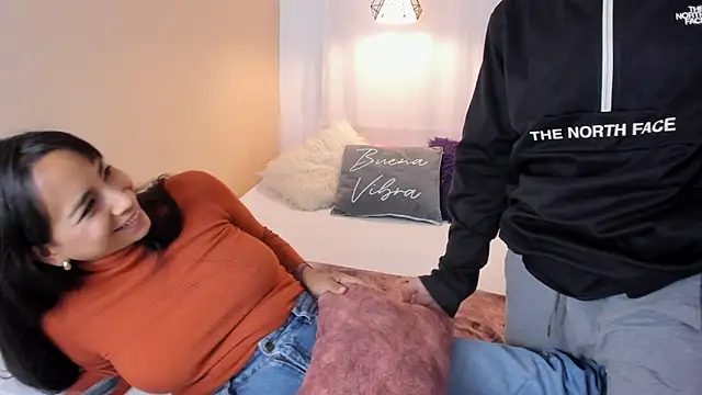 MiaRosy ValentinoRussel online show from November 27, 7:58 pm