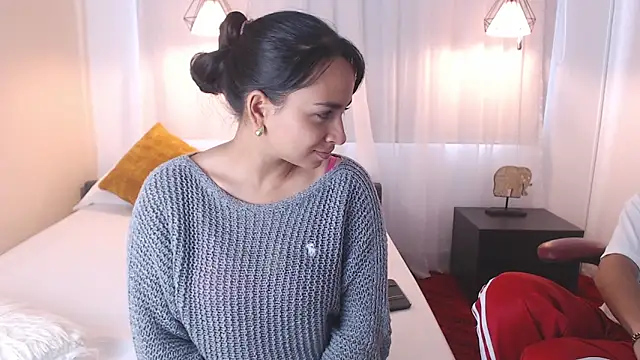 MiaRosy ValentinoRussel online show from November 29, 7:25 pm