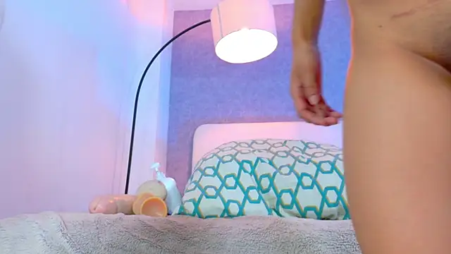 Snapshot of lanna_w chatting on December 4, 10:31 pm lanna w online show from December 4, 10:31 pm