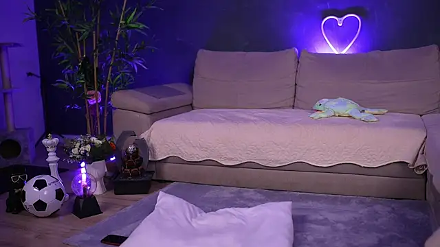 AlessiaDebbie online show from July 12, 8:20 pm