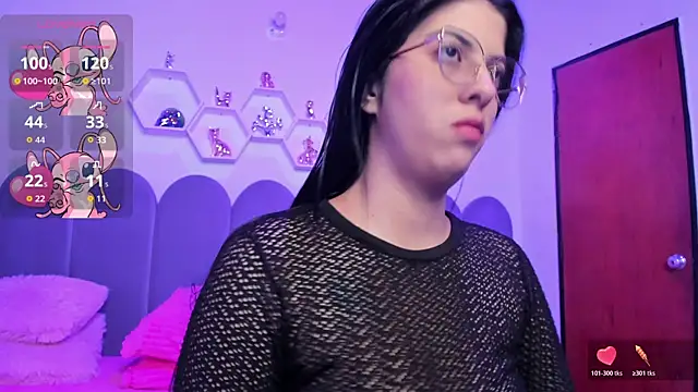 lunagomez24 online show from December 14, 2:51 am