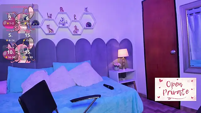 lunagomez24 online show from November 27, 1:17 am