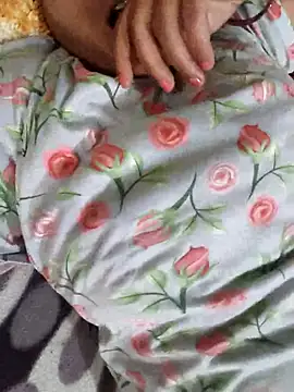 Snapshot of luxneha chatting on November 20, 7:42 am luxneha online show from November 20, 7:42 am