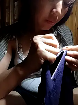 Snapshot of Jelly-squirt chatting on April 23, 11:05 am Jelly-squirt online show from April 23, 11:05 am