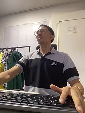 charlie bass online show from November 27, 4:02 am