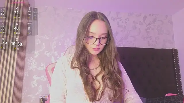 Snapshot of dahianae__ chatting on July 31, 7:33 pm dahianae online show from July 31, 7:33 pm
