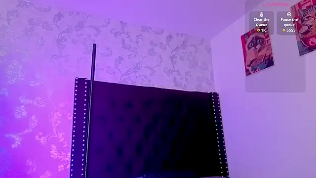 Snapshot of dahianae__ chatting on June 8, 7:36 pm dahianae online show from June 8, 7:36 pm
