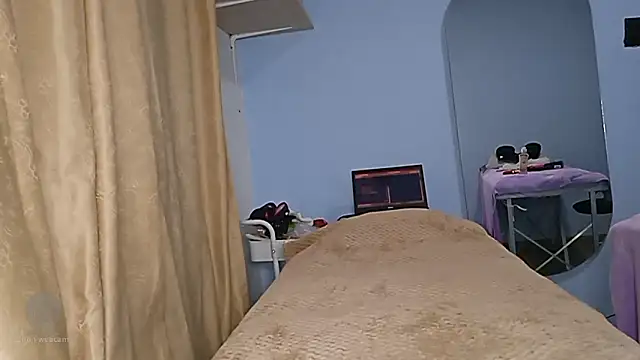 nelielg6 online show from December 3, 3:07 am