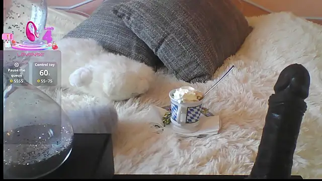 LisaHoneyLisa online show from March 15, 8:10 am