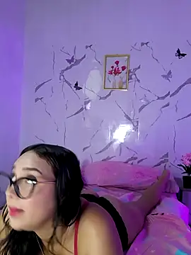 Snapshot of aymy2026 chatting on November 22, 6:18 pm aymy2026 online show from November 22, 6:18 pm