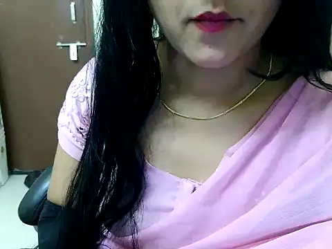 Snapshot of cute_girl_81 chatting on December 16, 7:40 pm cute girl 81 online show from December 16, 7:40 pm