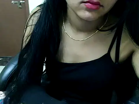 Snapshot of cute_girl_81 chatting on December 16, 7:34 am cute girl 81 online show from December 16, 7:34 am