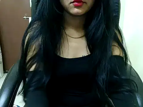 Snapshot of cute_girl_81 chatting on December 15, 7:31 pm cute girl 81 online show from December 15, 7:31 pm