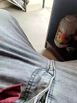 Roy   121 online show from March 22, 6:48 am