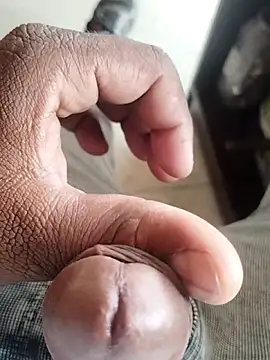 Roy   121 online show from February 13, 4:56 am