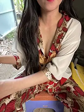 XndSeraphina online show from February 4, 9:48 am