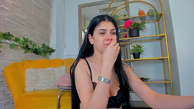 SerennaNoir online show from January 14, 5:33 am