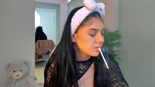 SerennaNoir online show from February 4, 8:15 pm