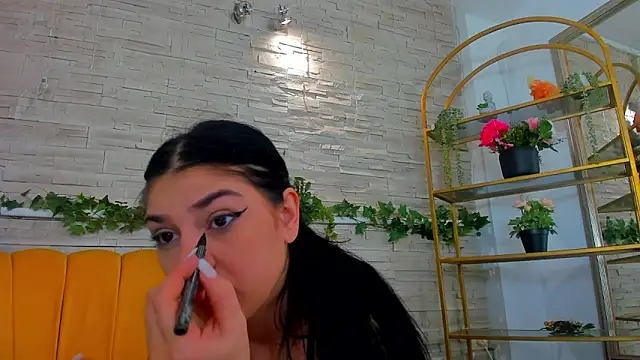 SerennaNoir online show from December 22, 5:40 am