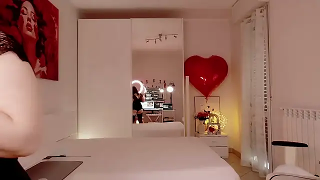 FlirtyFox  online show from February 21, 3:25 pm