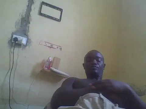 UsTwo  online show from November 22, 4:33 am