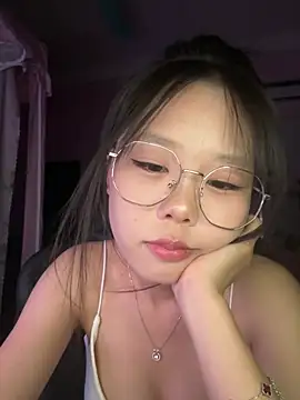 Snapshot of Kiee-lee chatting on June 25, 4:34 pm Kiee-lee online show from June 25, 4:34 pm