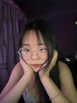 Kiee-lee online show from April 10, 2:13 pm