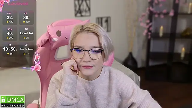 Megan Lora online show from November 22, 1:15 am