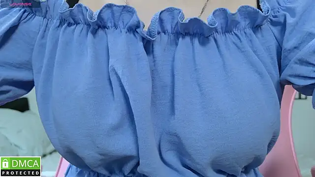 Megan Lora online show from December 19, 8:06 am