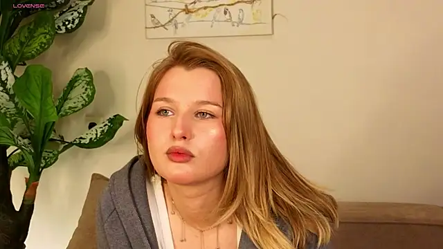 ImiMonroe online show from April 18, 5:54 am