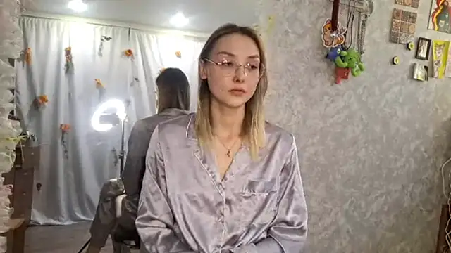 MistieSchorn online show from November 20, 1:01 pm