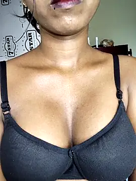 Simran 0011 online show from May 1, 1:54 am