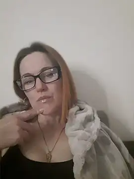 LanaOlbenst online show from May 7, 6:55 pm