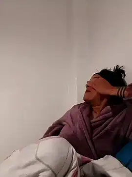 Snapshot of Cadence28 chatting on December 20, 4:15 am Cadence28 online show from December 20, 4:15 am