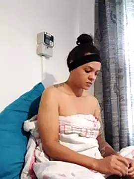 Snapshot of Cadence28 chatting on November 27, 4:13 am Cadence28 online show from November 27, 4:13 am